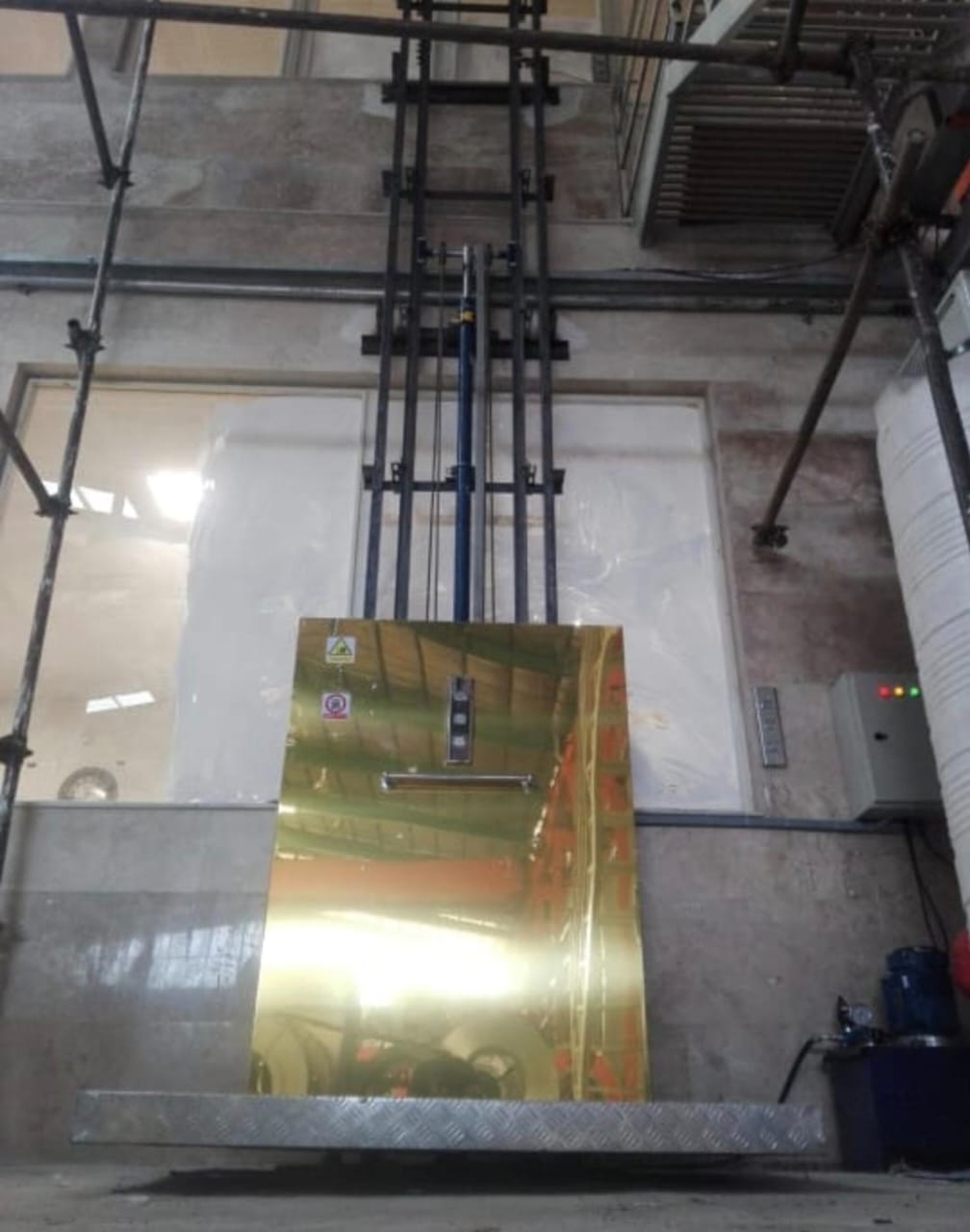 تولید و فروش بالابر هیدرولیک مترو لیفت در ارومیه